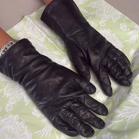 Genuine Leather with Cashmere Lining Black Gloves - Picture 2 of 7